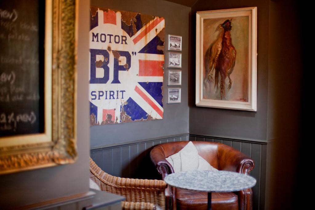 The White Horse Hotell Chilgrove Eksteriør bilde